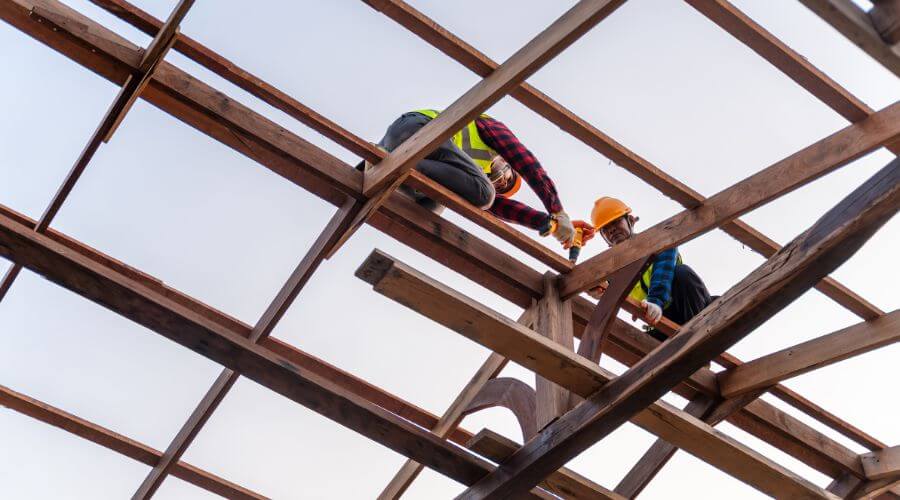 Professional gutter cleaning services in Kampsville, IL